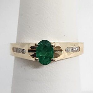 14K YELLOW GOLD EMERALD & DIAMOND RING SIZE 5.5